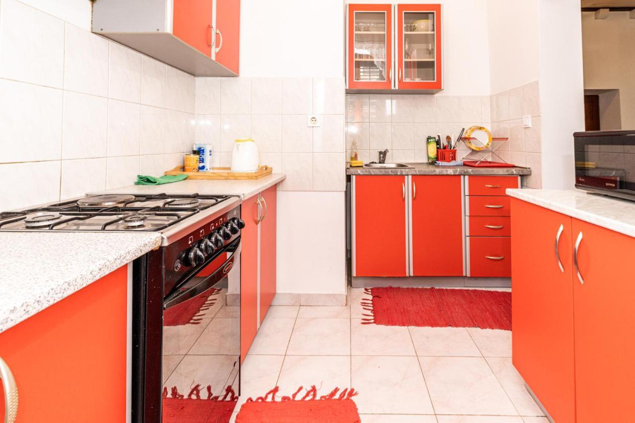 Old Center Apartment *
